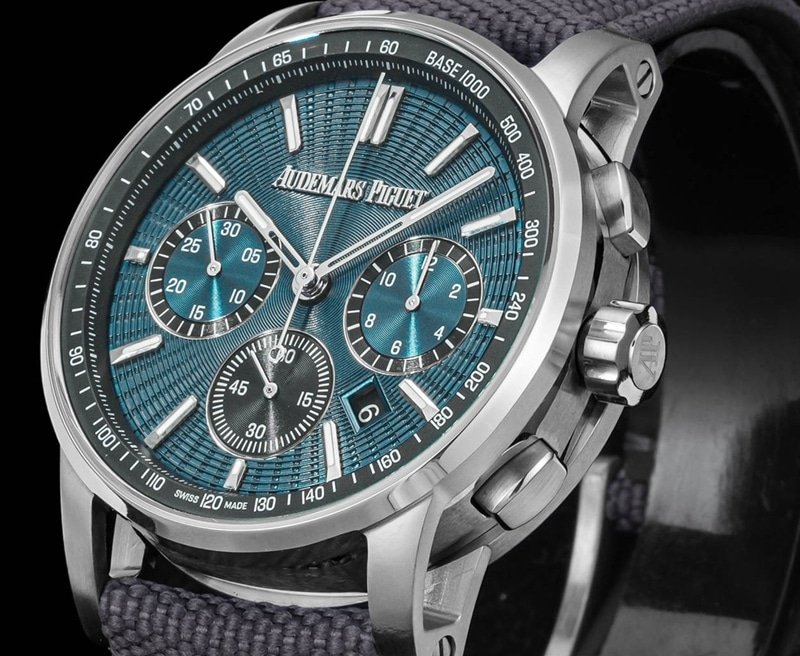 CollectWatch Care: Regular Lubrication and Maintenance Guide for Collectors