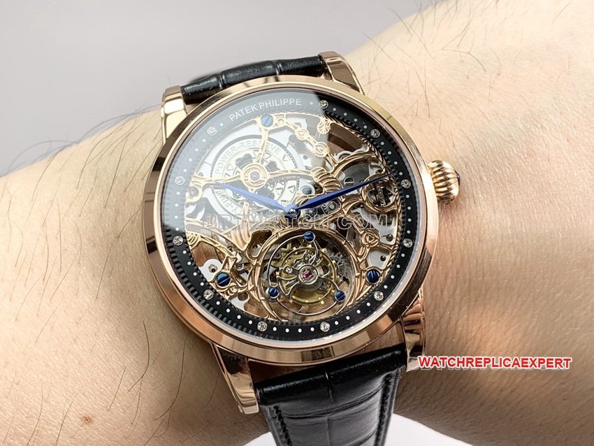 Essential Care Guide for CollectWatches: Regular Cleaning and Professional Maintenance