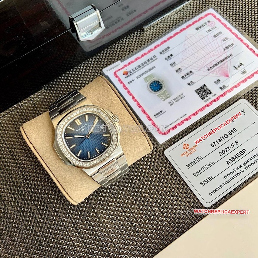 Experience 1-1 CollectWatches: Elegant Design and Excellent Quality