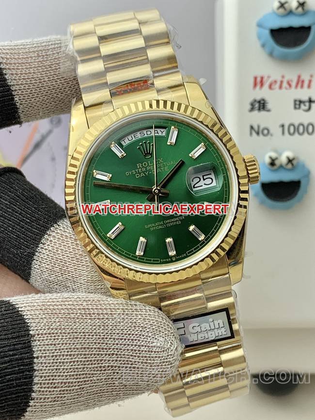 Premium QF factory Rolex Day-Date 36mm green dial Collectwith scratch-resistant blue crystal and triangular pit pattern gold case