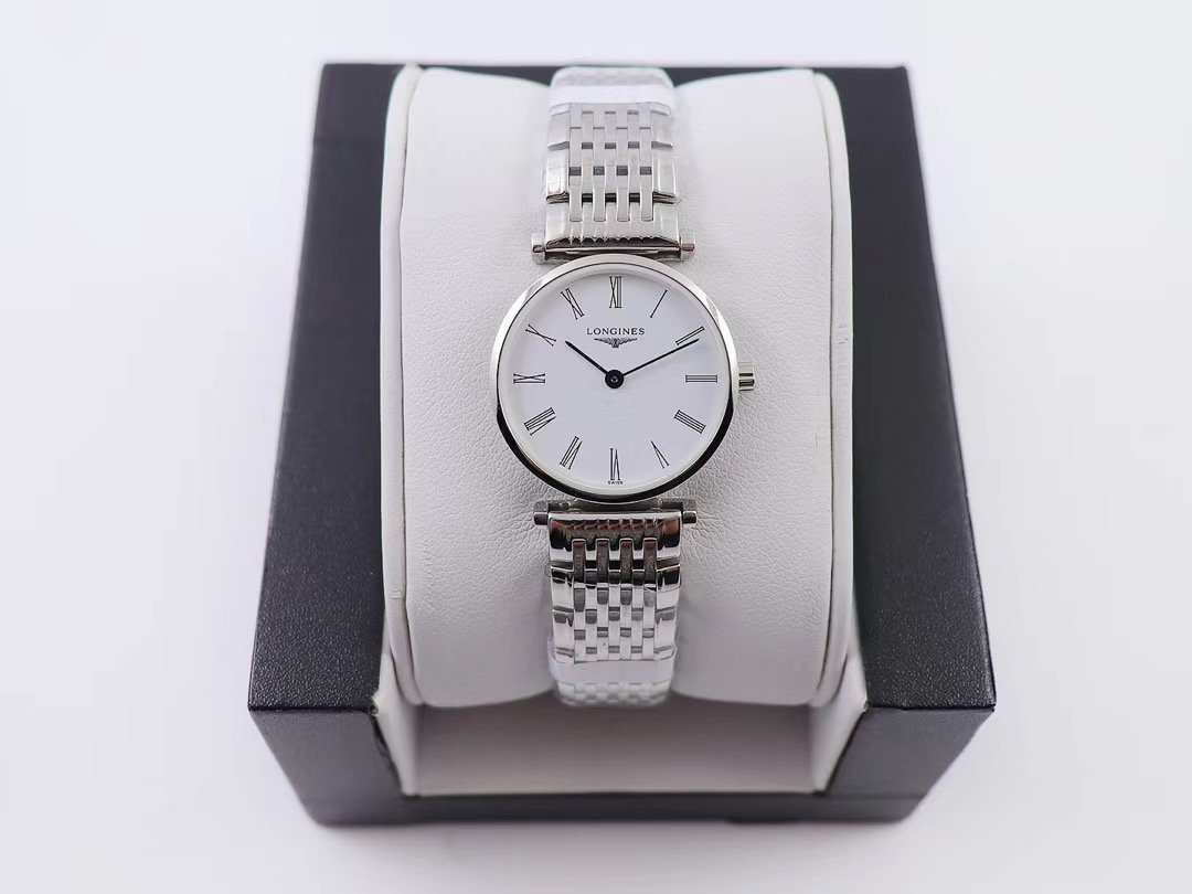 Mother’s Day Watch Gift Guide: Exquisite Mechanical Watches with Silver Dials and Radial Texture