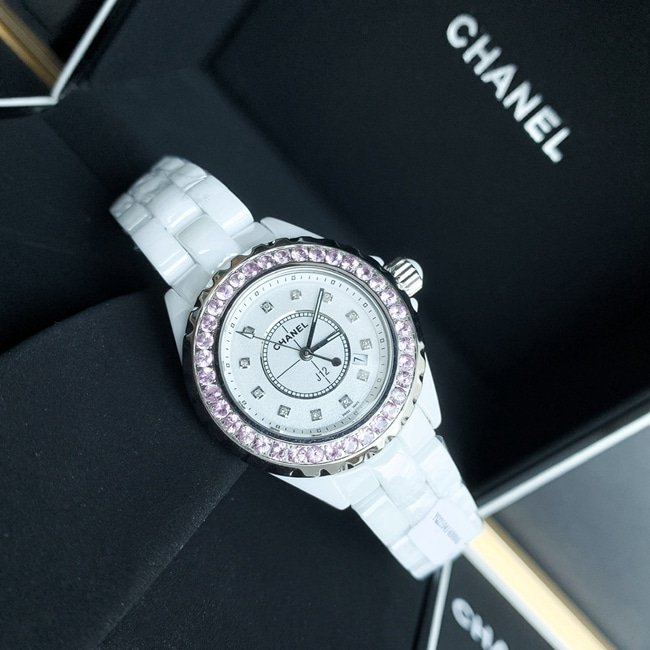 What Is the Cost of a High-Imitation Chanel Watch with J12 Ceramic Texture and PREMIÈRE Chain Strap Details?