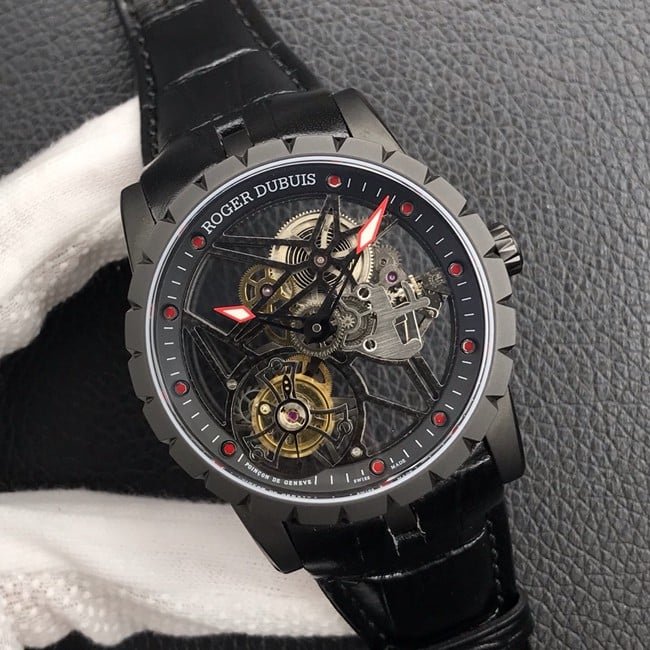 What kind of movement is used in Collectwatches?