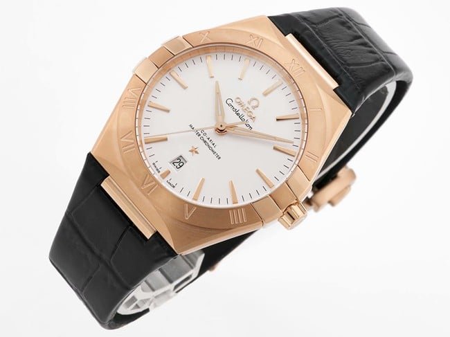 What is the difference between a real watch and a fake watch?