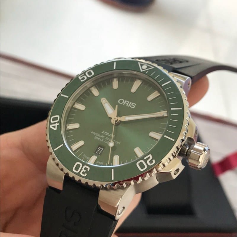 Top Quality CollectWatches vs Authentic: What Sets Them Apart