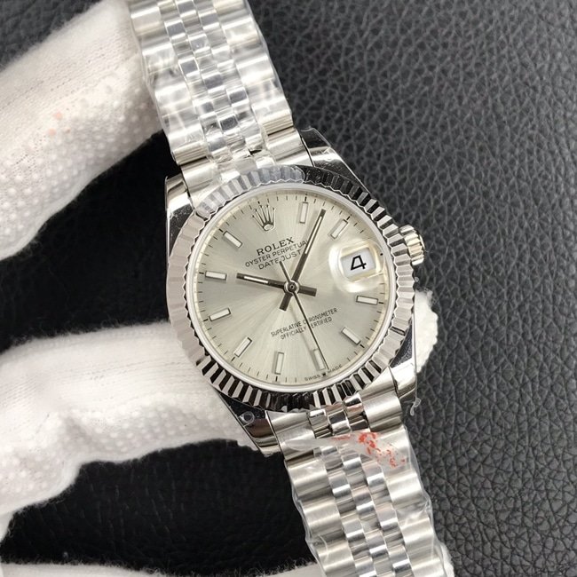 Five Best Value Watches Between 20,000 and 50,000: Good-Looking, Cost-Effective Picks of 2020