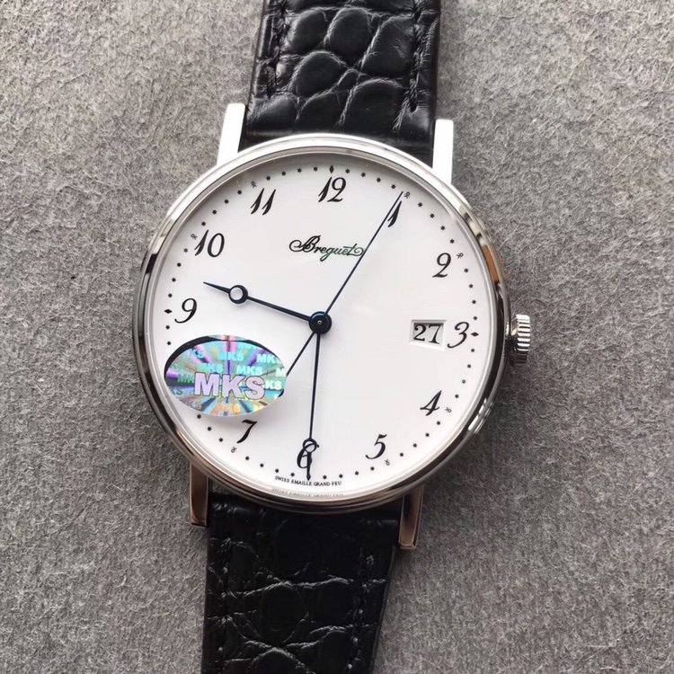 Three Handcrafted Enamel-Dial Watches Around 180,000 with Bright Color and Artistic Expression