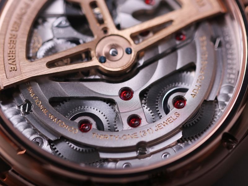 Essential Guide to Mechanical Watch Repair: Avoiding Unscrupulous Shops and Maintenance Pitfalls