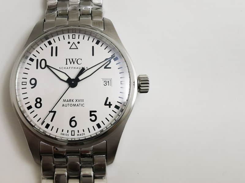 Famous watches Collectuniversal watches belong to what class