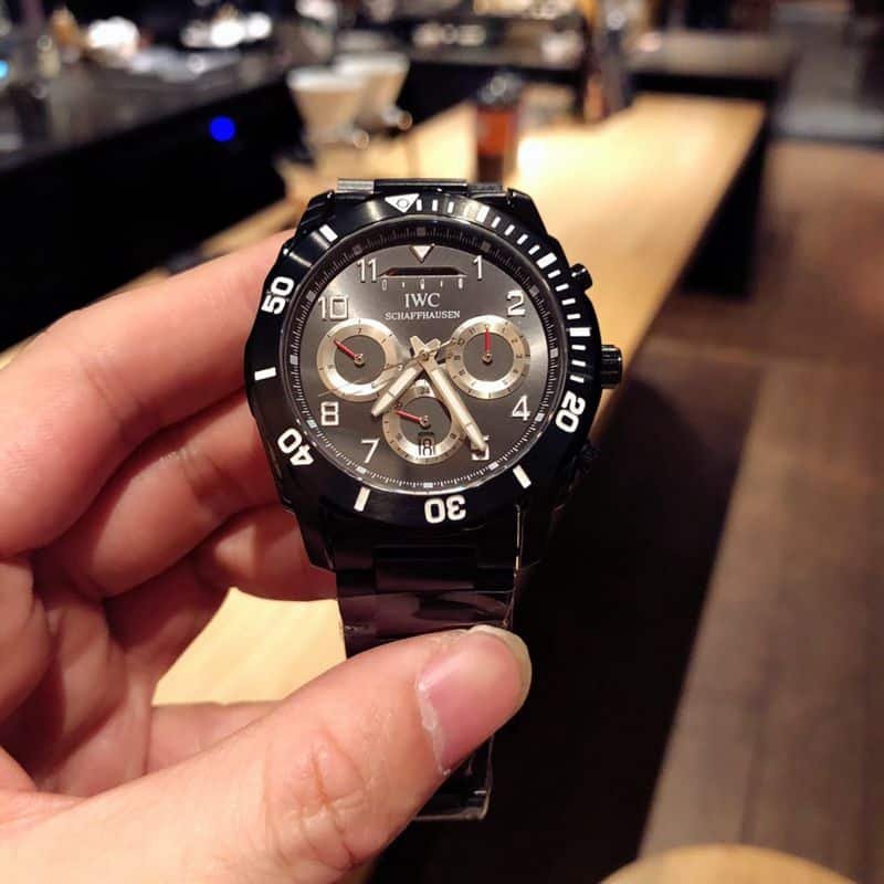 The Watch Detective's Essential Guide to the Universal Portofino 2345678: A Spitfire Model That Captures Aristocratic Elegance