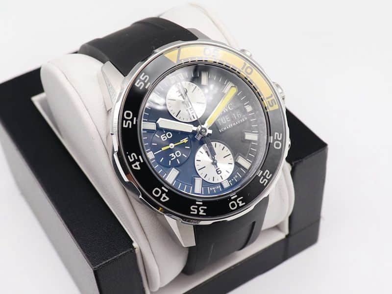 World Ranking of Cost-Effective CollectWatches: A Clear-Faced, Moderately Priced Guide