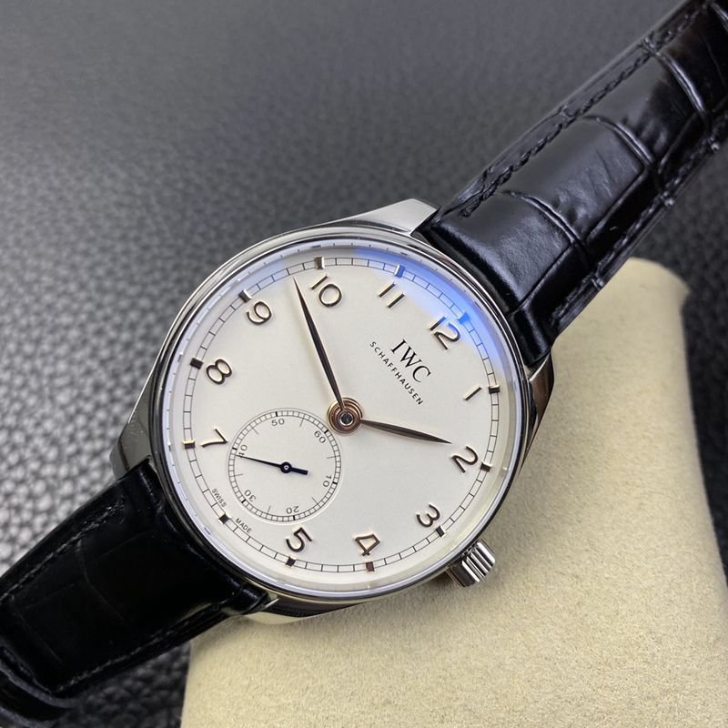 high quality Collectwatches What kind of people are those who wear Universal watches?