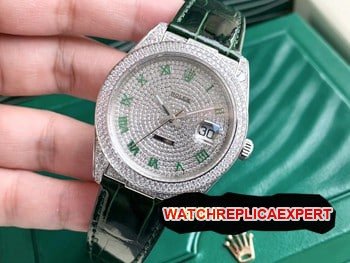 Why Rolex Has No Online Store: Texture and Price Data Transparency