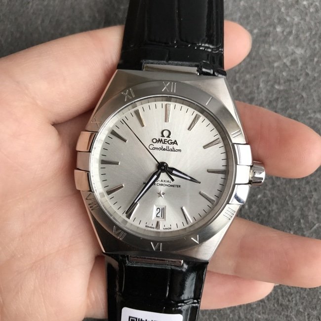 Elegant Omega Constellation Fifth-Generation Belt Watch with Premium Material Craftsmanship