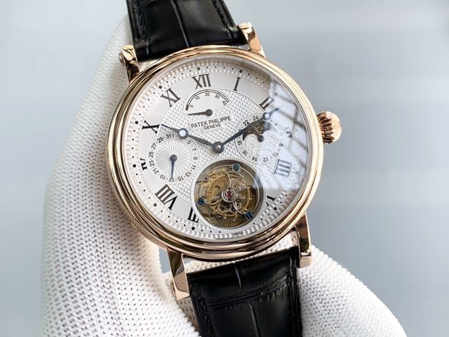 Assessing the Craftsmanship Quality of Patek Philippe Nautilus CollectWatches