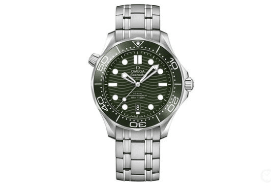 Can the Omega Omega 2022 Seamaster Green Plate Catch Fire? Exploring Its Green Dive Watch Color Scheme