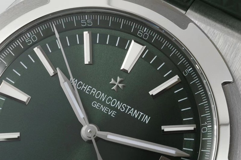 Vacheron Constantin top-tier replica watch green dial4520Vrubber strap41mm white steel 5