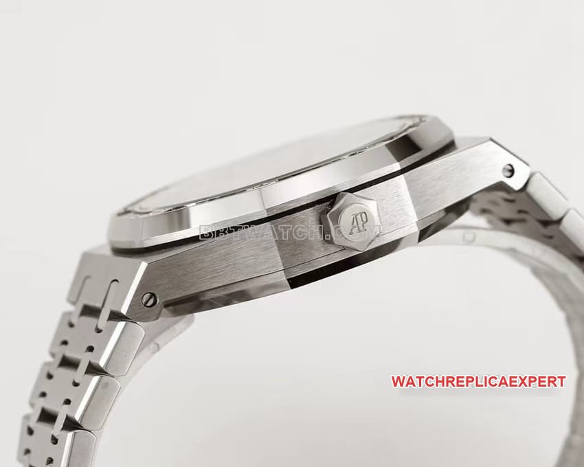 Audemars PiguetRoyal Oak1:1super clone blue plaid platediamond bezeltourbillon26535PTside live photo