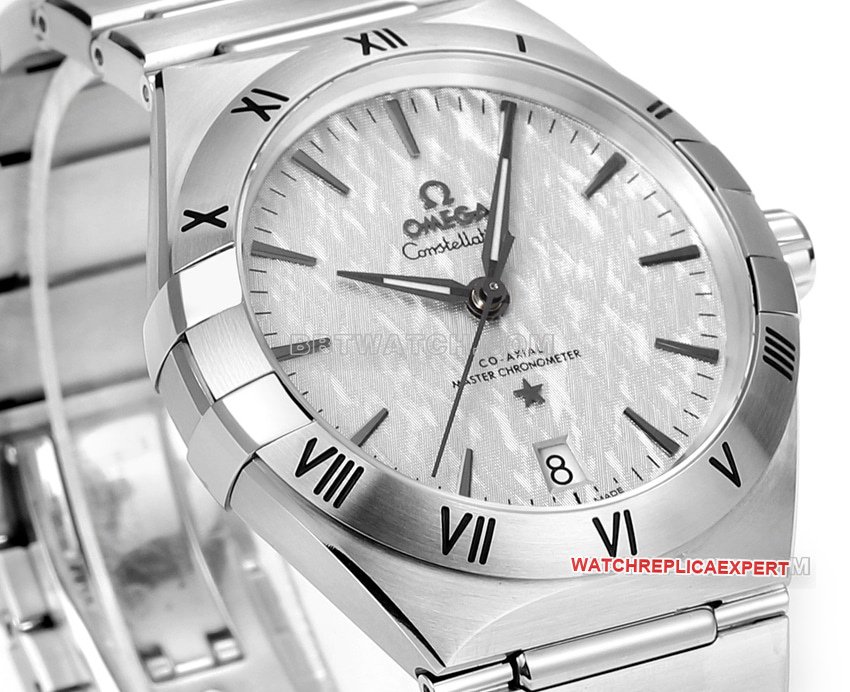 V+ Factory Omega Constellation 1:1top-tier replica gray plate steel bracelet model 131.12.41.21.06.001front live photo