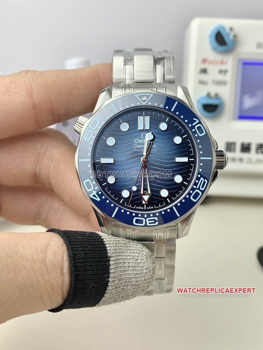 Omega Seamaster Anniversary Edition Men's 1:1 Top Replica with Blue Gradient Dial Video — detailed review and buying guide | Watch Replica Expert