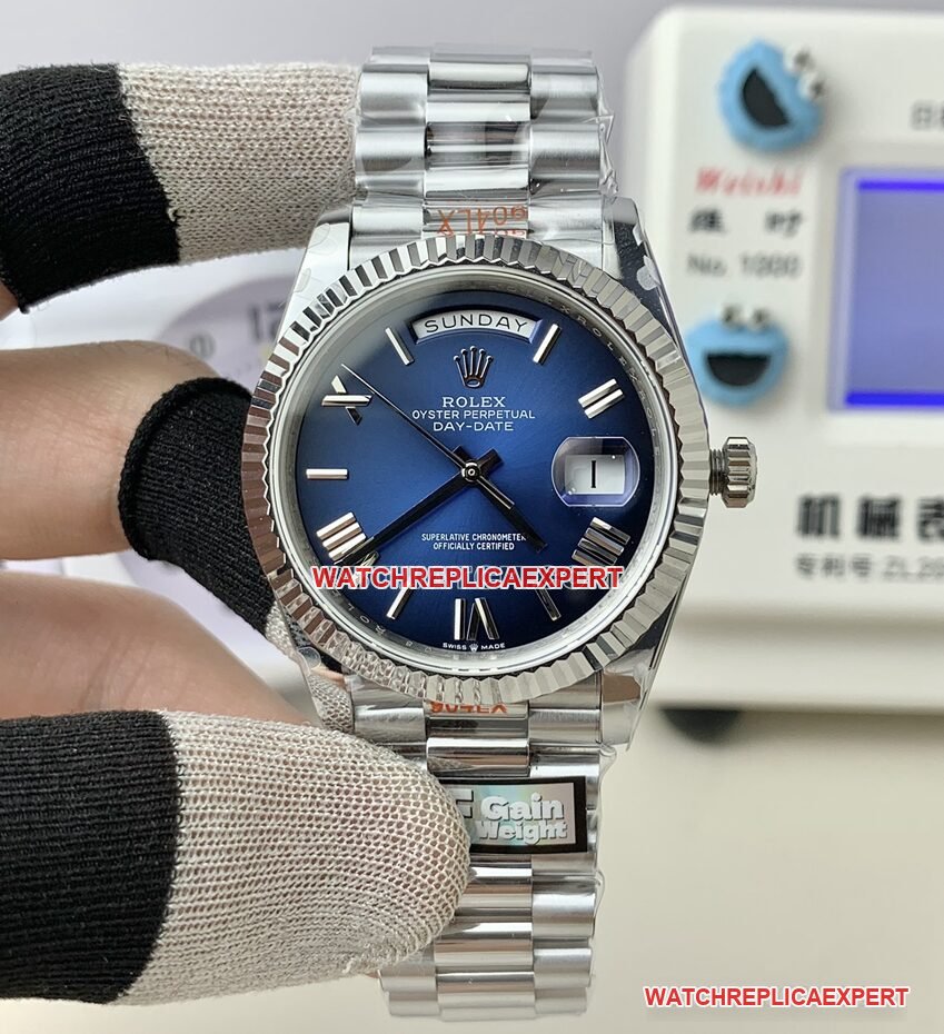 QF Factory Rolex Day Date Super A super clone 1:1 Calendário Semanal Gradiente Mostrador Azul Relógio Mecânico m228239-0076 — luxury replica watch guide | Watch Replica Expert
