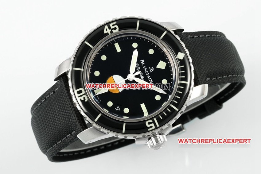 ZF FactoryBlancpain fifty fathoms super cloneblack dial humidity indicator 5008-1130-B52Aside live photo
