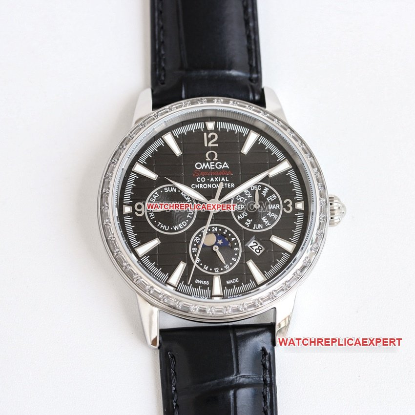 OmegaSeamastertop-tier 1:1high-quality replica white black dialleather strap model 210.30.42.20.01.021front live photo