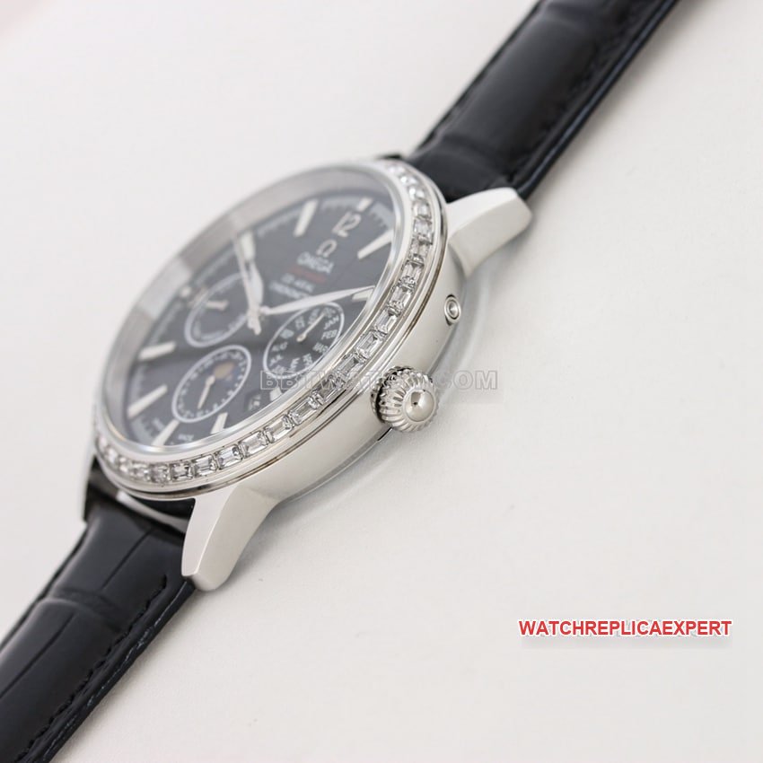 OmegaSeamastertop-tier 1:1high-quality replica white black dialleather strap model 210.30.42.20.01.021side live photo