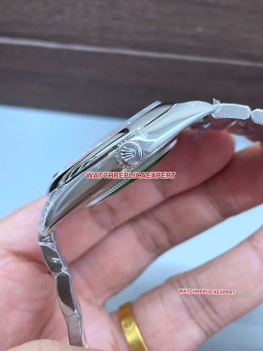 VS Factory Rolex Oyster Perpetual Super A Replica 2024 New 41mm Red Dial m124300-0007 Side View Real Shot