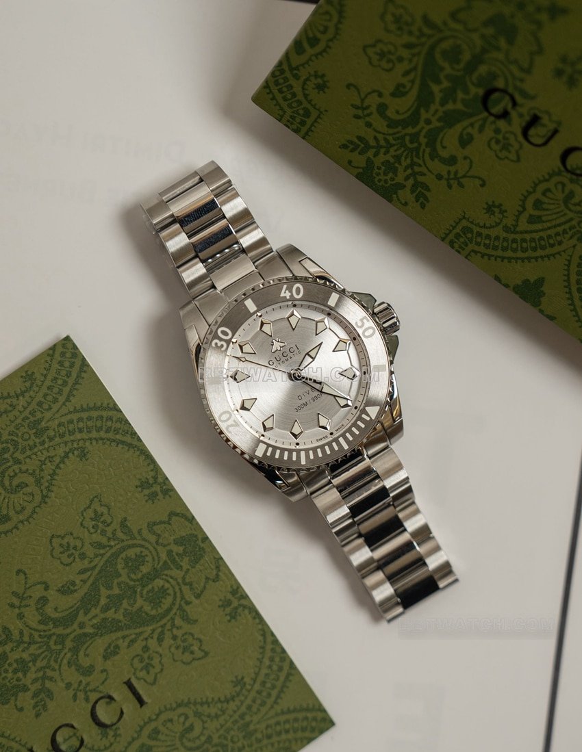 Gucci Dive YA136354 1:1 Top Replica 2024 New Silver-White Dial Mechanical Steel Strap, 200m Waterproof, Super Luminous, Anti-Glare Sapphire Crystal — luxury replica watch guide | Watch Replica Expert