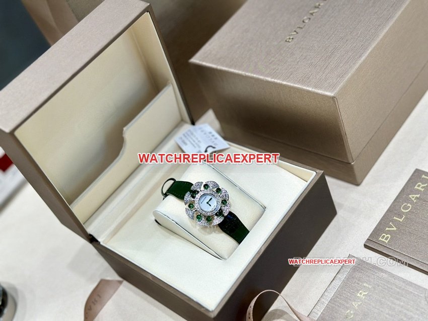 Bvlgari1:1super clone white mother of pearl dial green model 103505front live photo