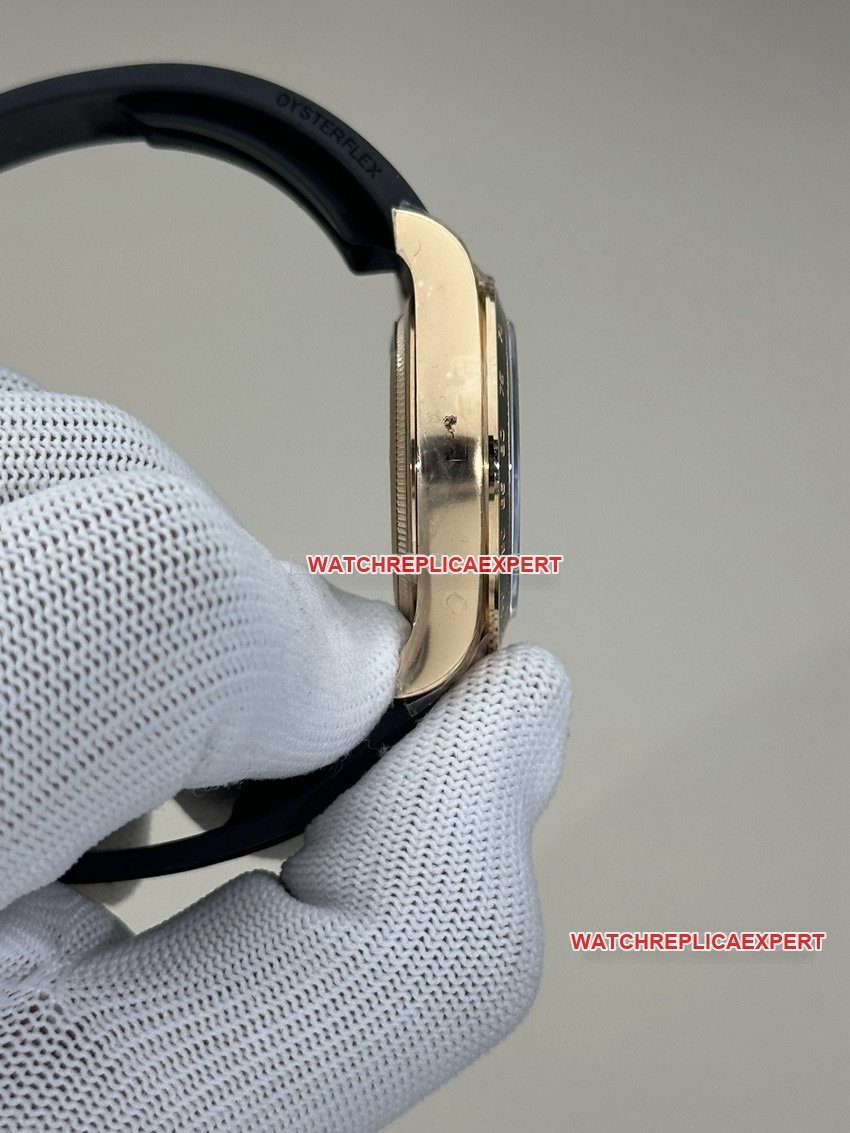 Clean factory Rolex Daytona 1:1 super A imitation black plate rose gold rubber models 126515 side real picture
