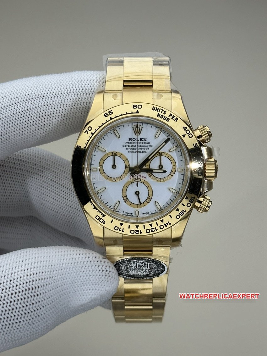 Saubere Rolex-Fabrik-Daytona-1:1-Nachbildung mit weißer Platte und komplett goldenem mechanischem Stahlarmband, Modelle 126508 — detailed review and buying guide | Watch Replica Expert