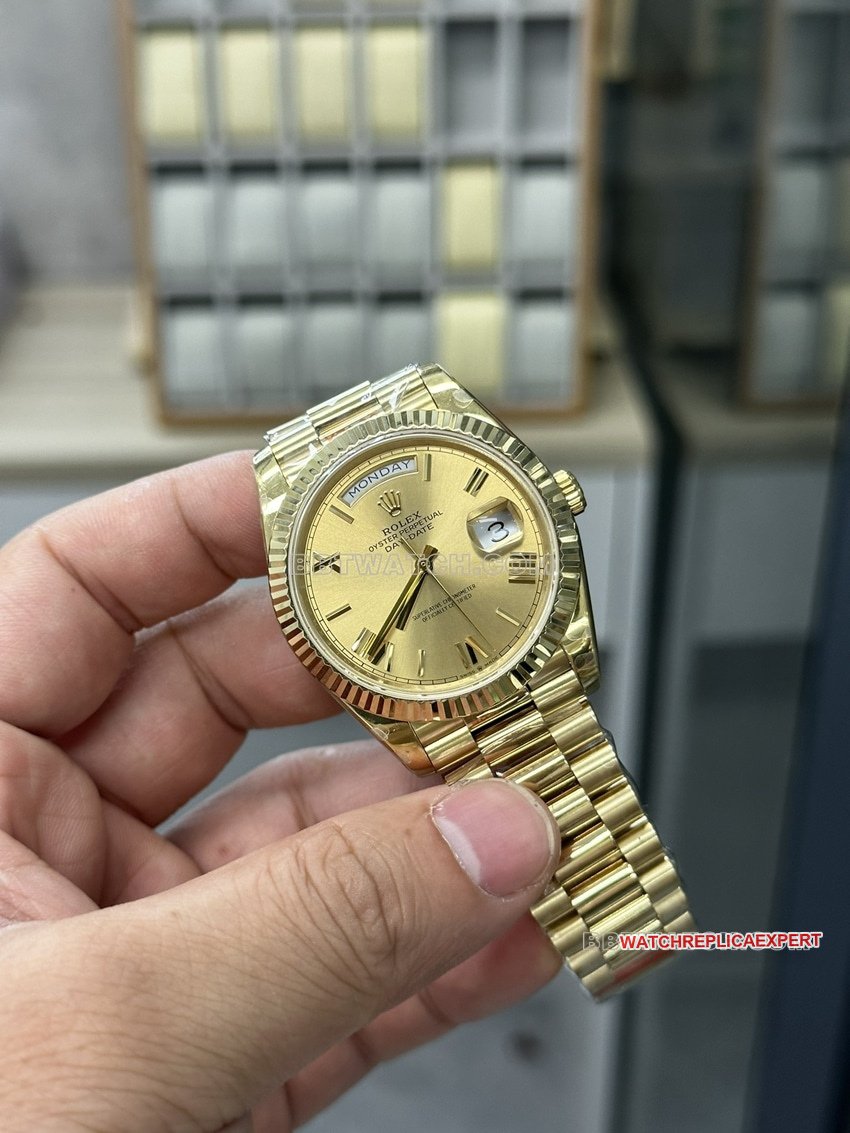 GM FactoryRolexDay-Date type super clone gold plate m228238-0006front live photo