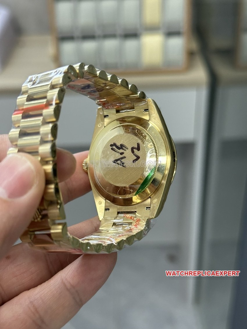 GM FactoryRolexDay-Date type super clone gold plate m228238-0006caseback live photo