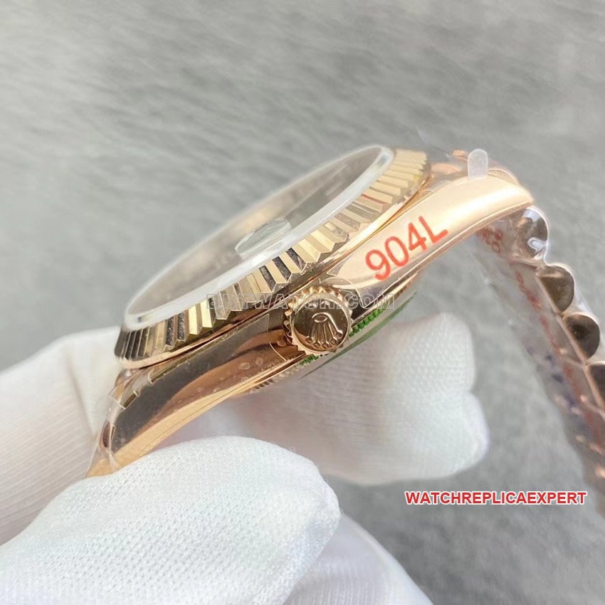 GM FactoryRolexDay-Date type 1:1super clone olive green dialrose goldm228235-0025side live photo