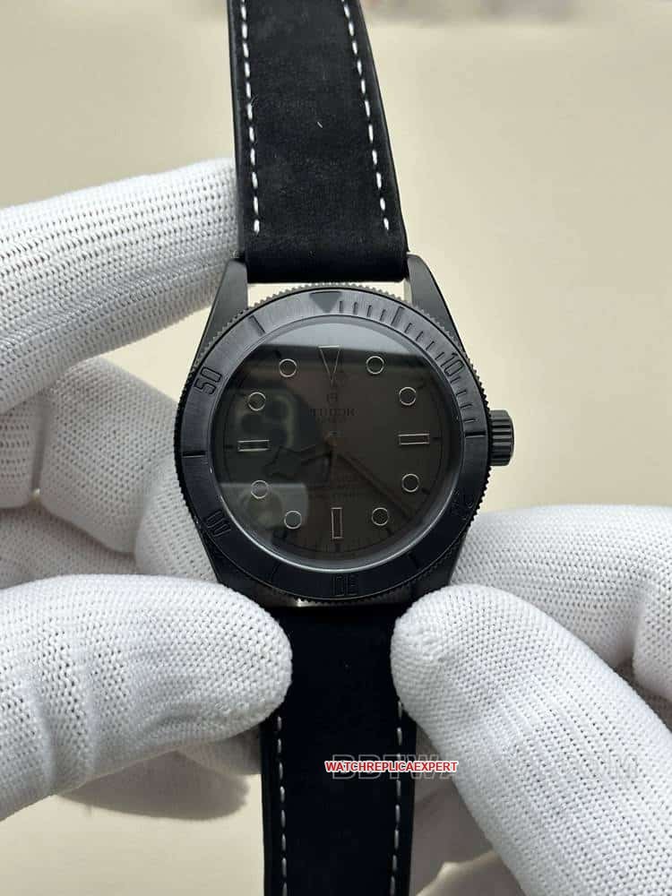 GR Tudor Beyoncé Bay 1:1 Nachbildung einer schwarzen Platte mit mechanischem Gürtel, nur Modell 2019. Uhr — luxury replica watch guide | Watch Replica Expert