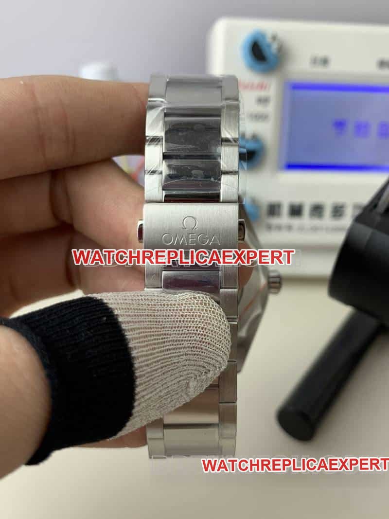 VS Omega Seamaster 1:1 super A imitation blue plate world time 220.10.43 strap real picture