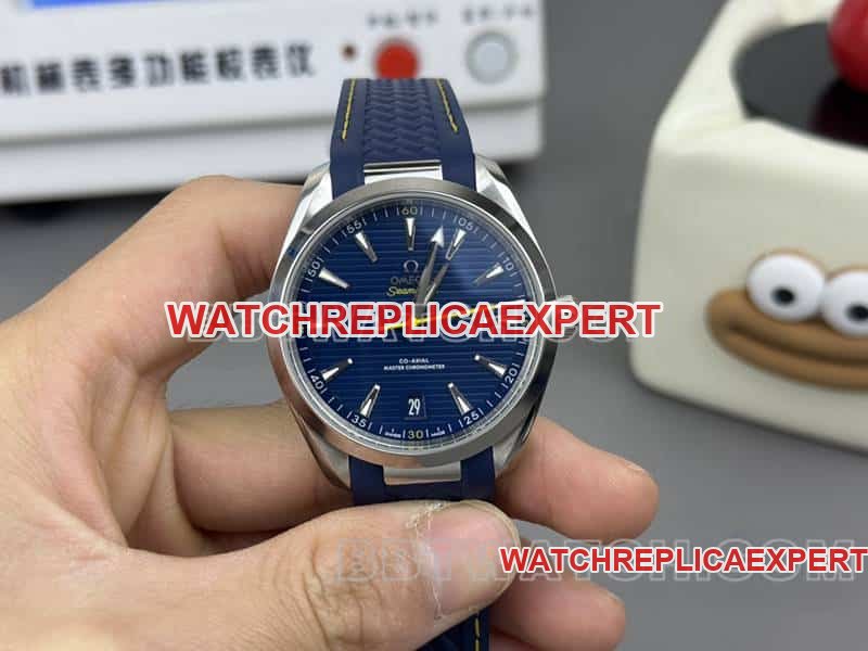 Omega VS Seamaster Réplica One-to-One Top com mostrador azul 150 metros modelo de borracha mecânica 220.12.41 — luxury replica watch guide | Watch Replica Expert