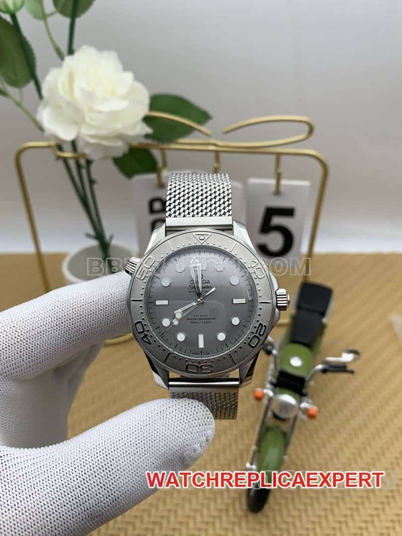 Omega Seamaster Top Replica Silberne Platte 300M Mechanisches Stahlband Modell 210.30.42 VS — luxury replica watch guide | Watch Replica Expert