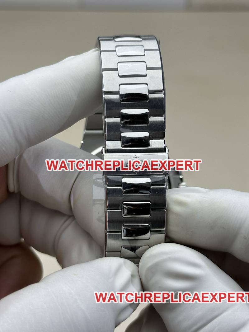 Patek Philippe super clone watch BBF factory Nautilusgreen dial324movementsteel bracelet model braceletlive photos