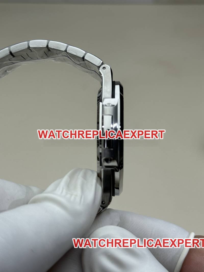 Patek Philippe best replica watch BBF factory Nautiluswhite dial324movementsteel bracelet model side live photo