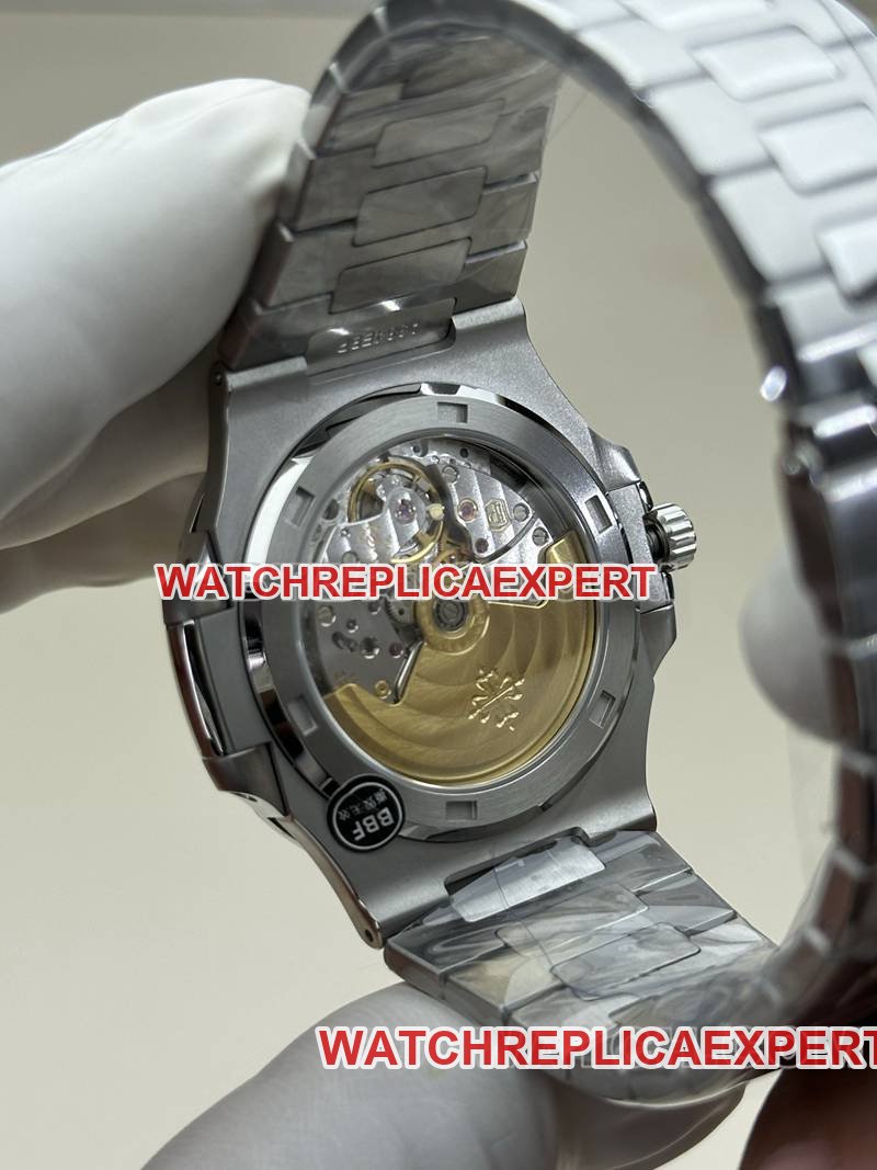 Patek Philippe best replica watch BBF factory Nautiluswhite dial324movementsteel bracelet caseback live photo