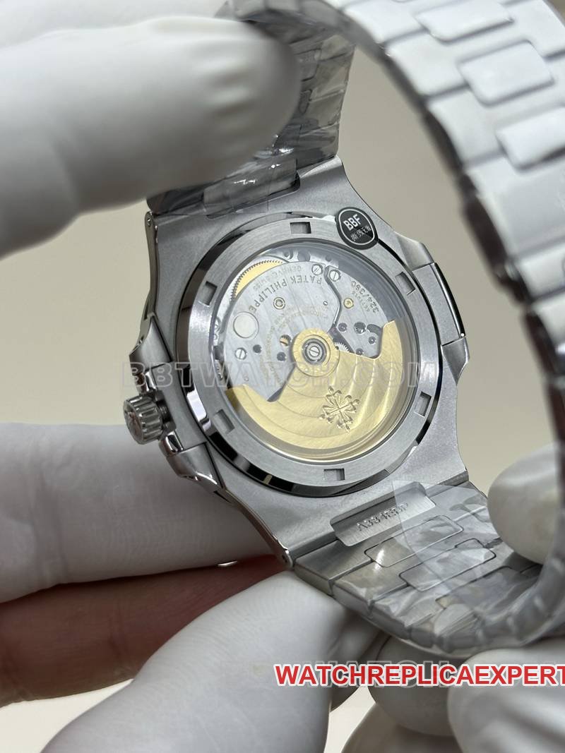 Patek Philippe best replica watch BBF factory Nautiluswhite dial324movementsteel bracelet caseback live photo