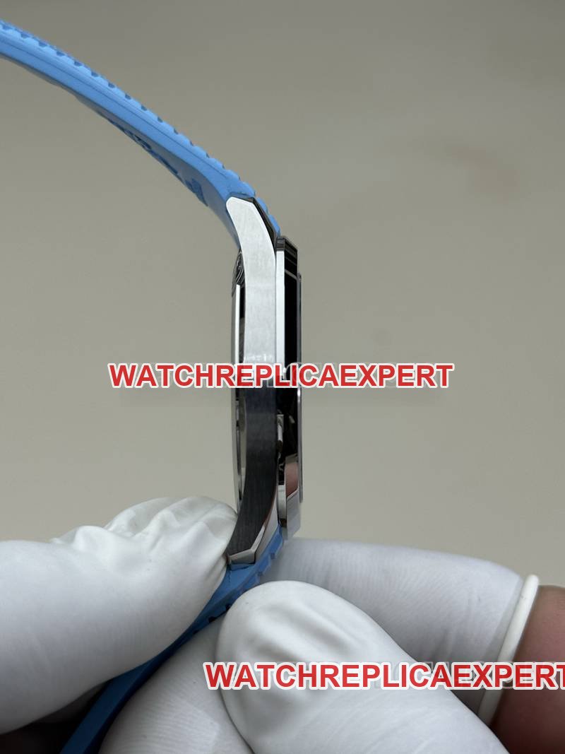 Patek Philippe super clone watch BBF factory grenade black dial blue rubber model 5167Aside live photo