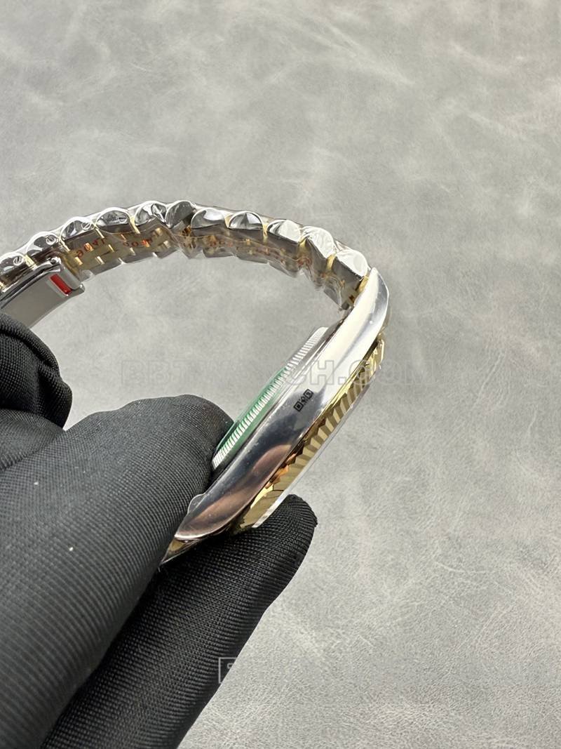 Rolex super clone watch ARF Factory log 41mmblack dial3235 gold steel bracelet model side live photo