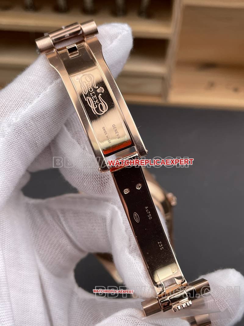 Rolex best replica watch RC factory Day-Date40mmgreen dial3255rose goldsteel bracelet model clasplive photos