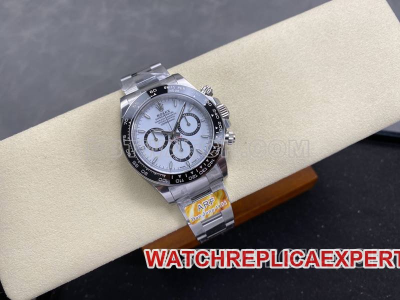 Rolex best replica watch ARF FactoryDaytonawhite dialPanda Daytona4131steel bracelet front live photo