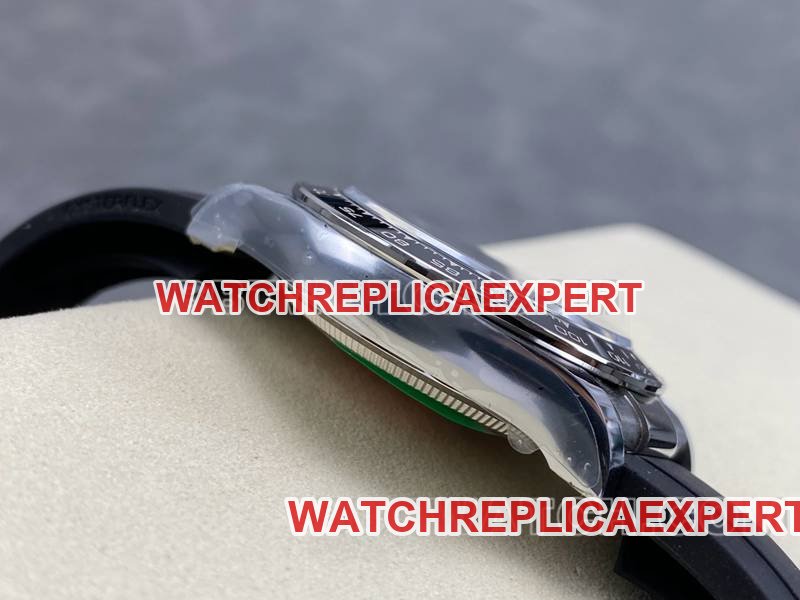 Rolex best replica watch ARF FactoryDaytonablack dial4131 rubber model side live photo