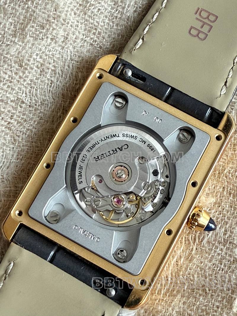 Cartier super clone watch F1 factory tank white dialyellow gold case 2899MCmovementleather strap caseback live photo